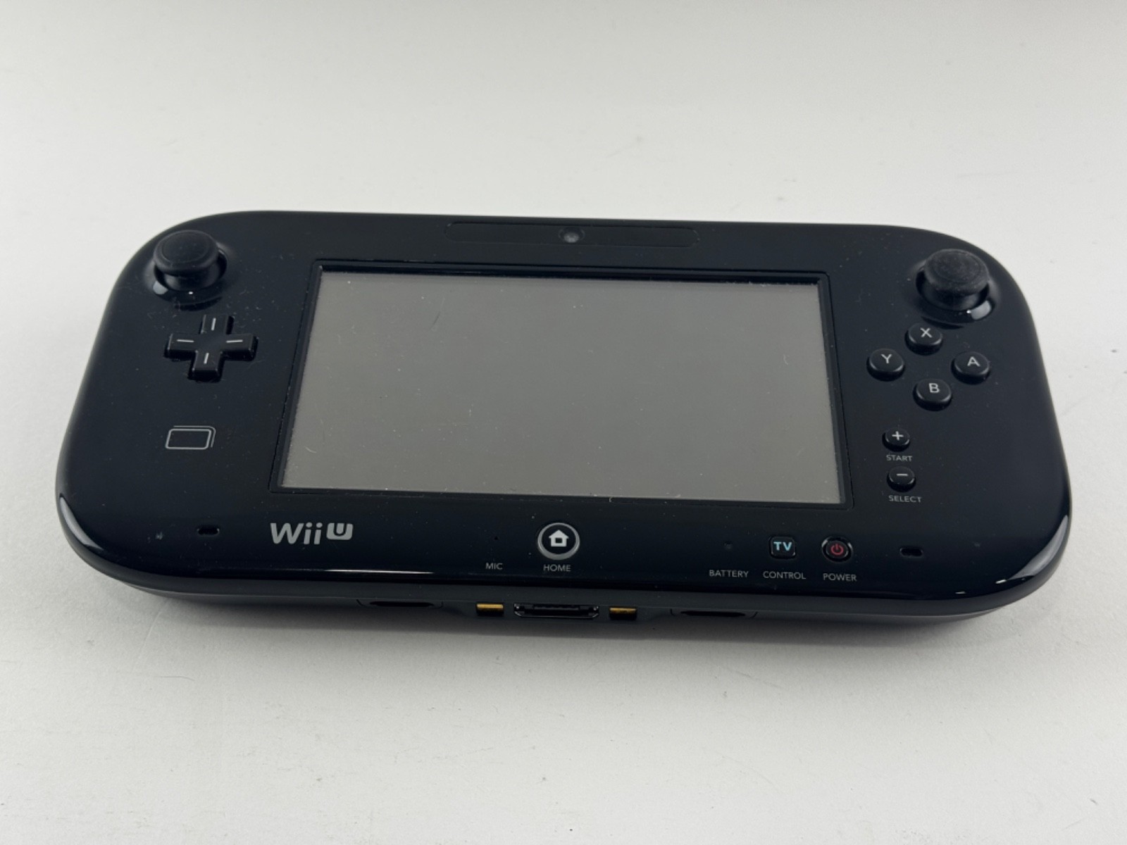Nintendo Wii U 32GB Deluxe Console Bundle w/Super Mario 3D World & Nintendo Land