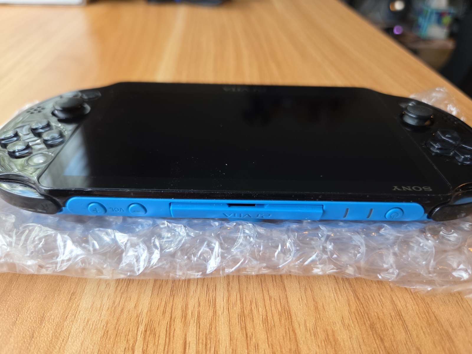Sony PlayStation Vita Slim PS VITA Pch-2000 Black And Blue Console Boxed