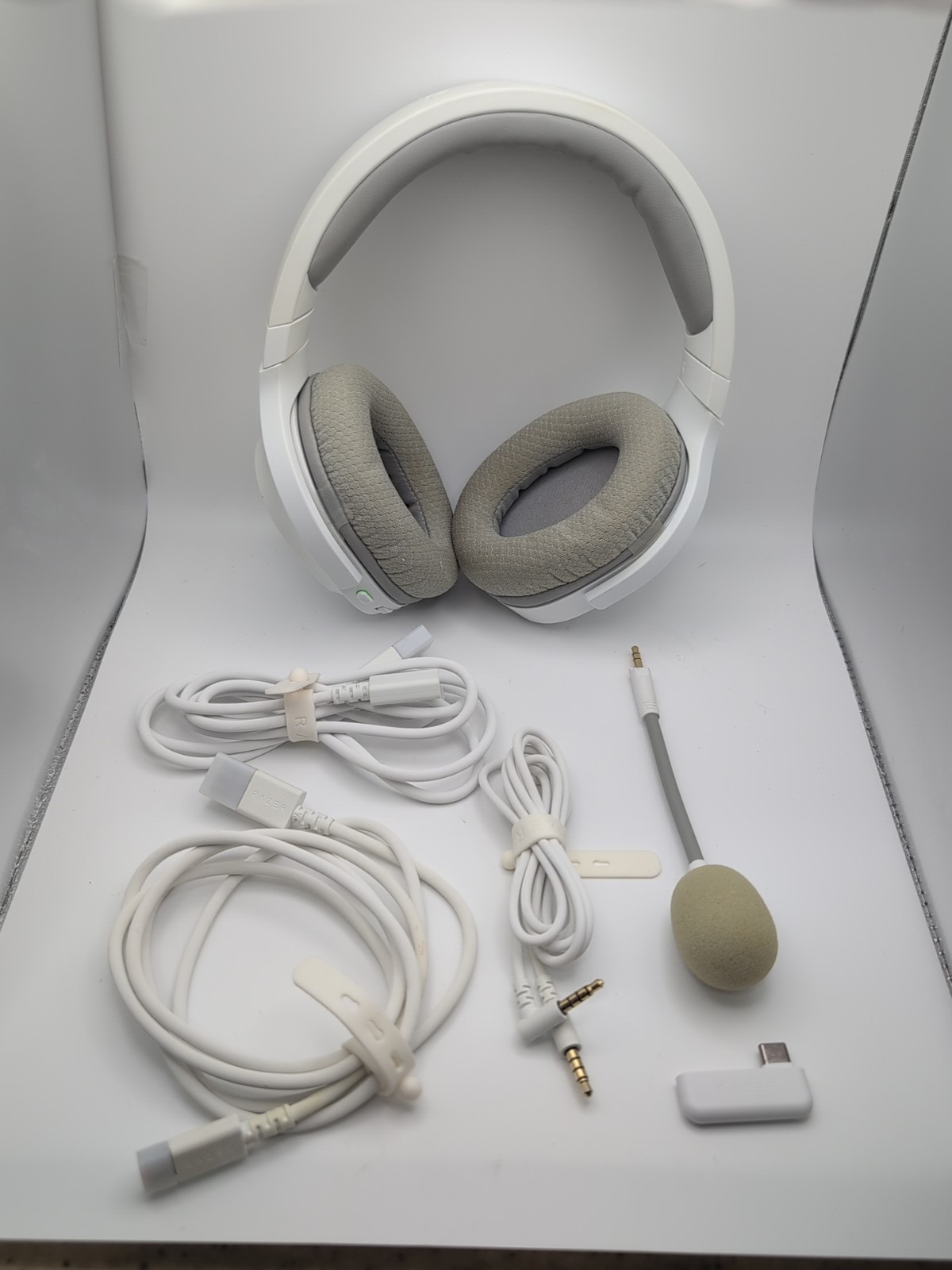 Razer Barracuda X White Wireless Multi-Platform Gaming Mobile Headset Z3#7