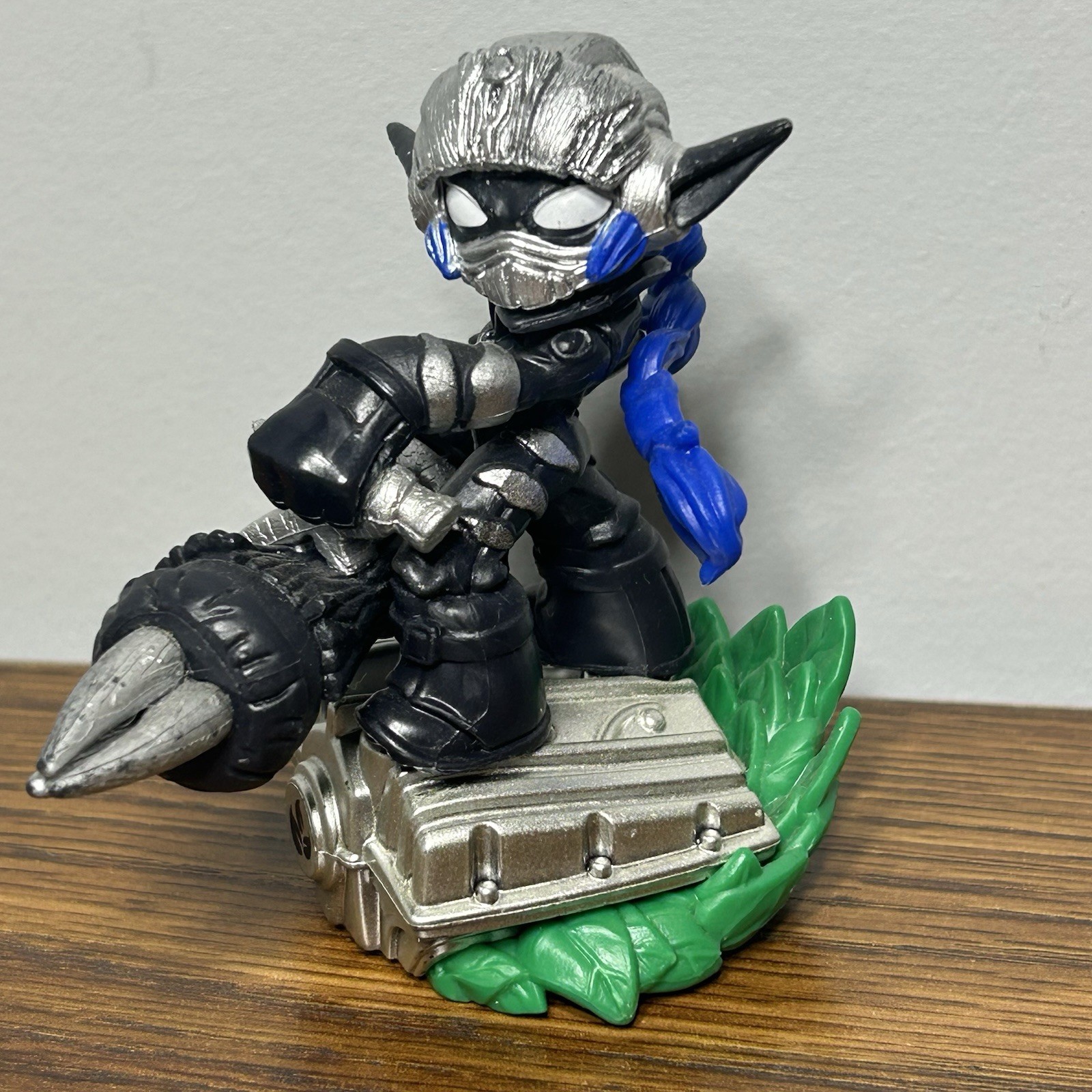 Skylanders Superchargers Dark Super Shot Stealth Elf Character Figure