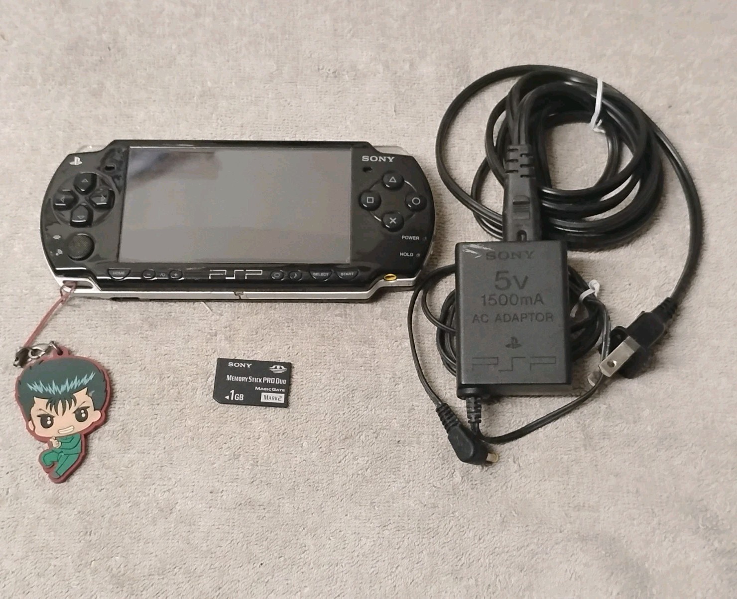 BLACK Sony PSP 1000 System w/ Charger & Memory Stick Duo *NO Battery