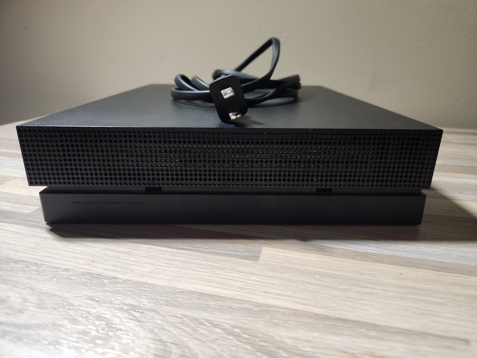 Xbox One X System Console 1 TB (Excellent Condition)