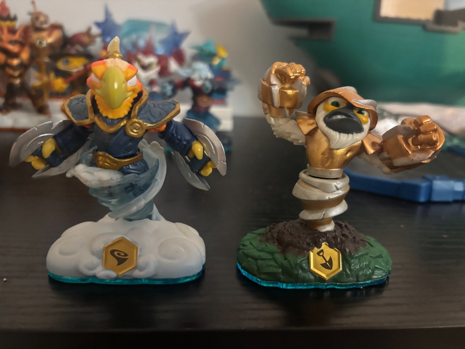 Skylanders collection with Flynn’s ship (not complete), 2 Portals, and 4 games
