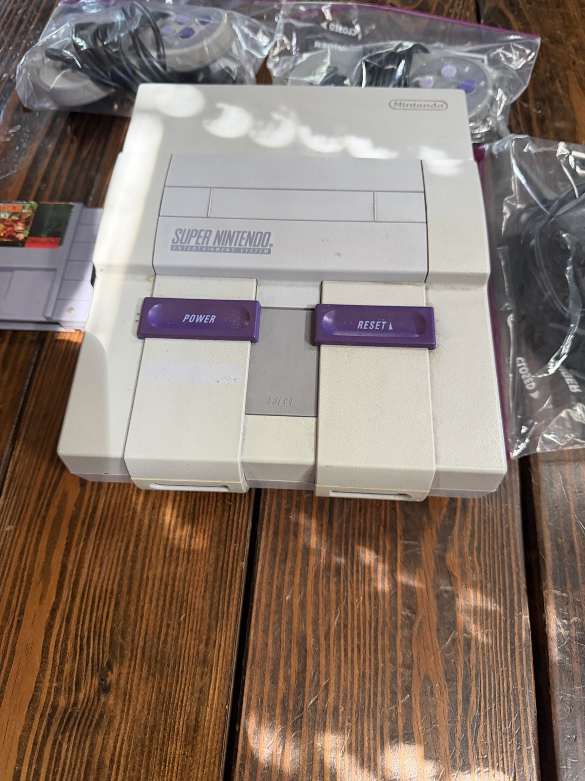Nintendo Super Nintendo SNES Gray Console w/ 2 Controllers AV Cables Donkey Kong