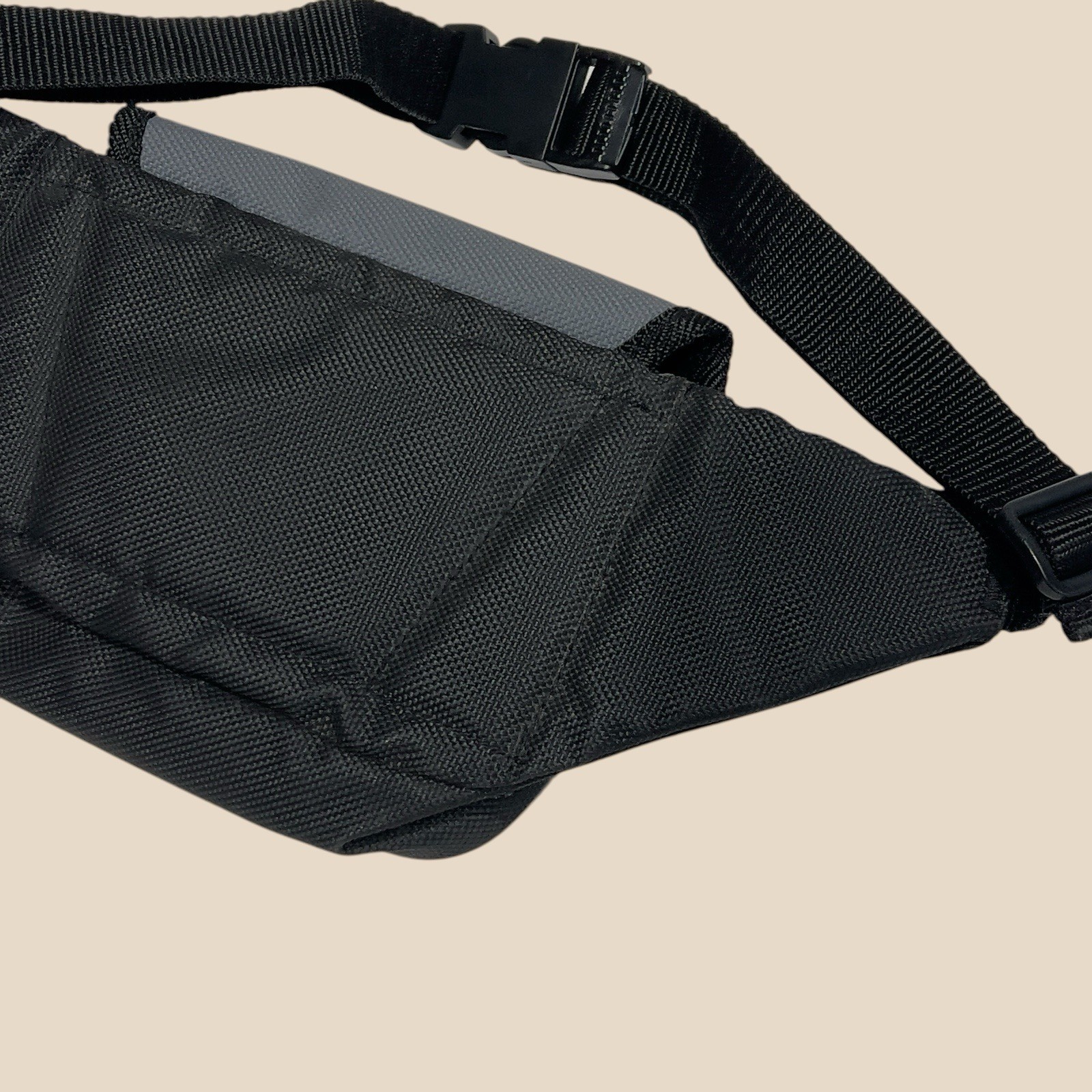 Nintendo Game Boy Carrying Case InterAct Gray Black Waist Bag Pack Retro