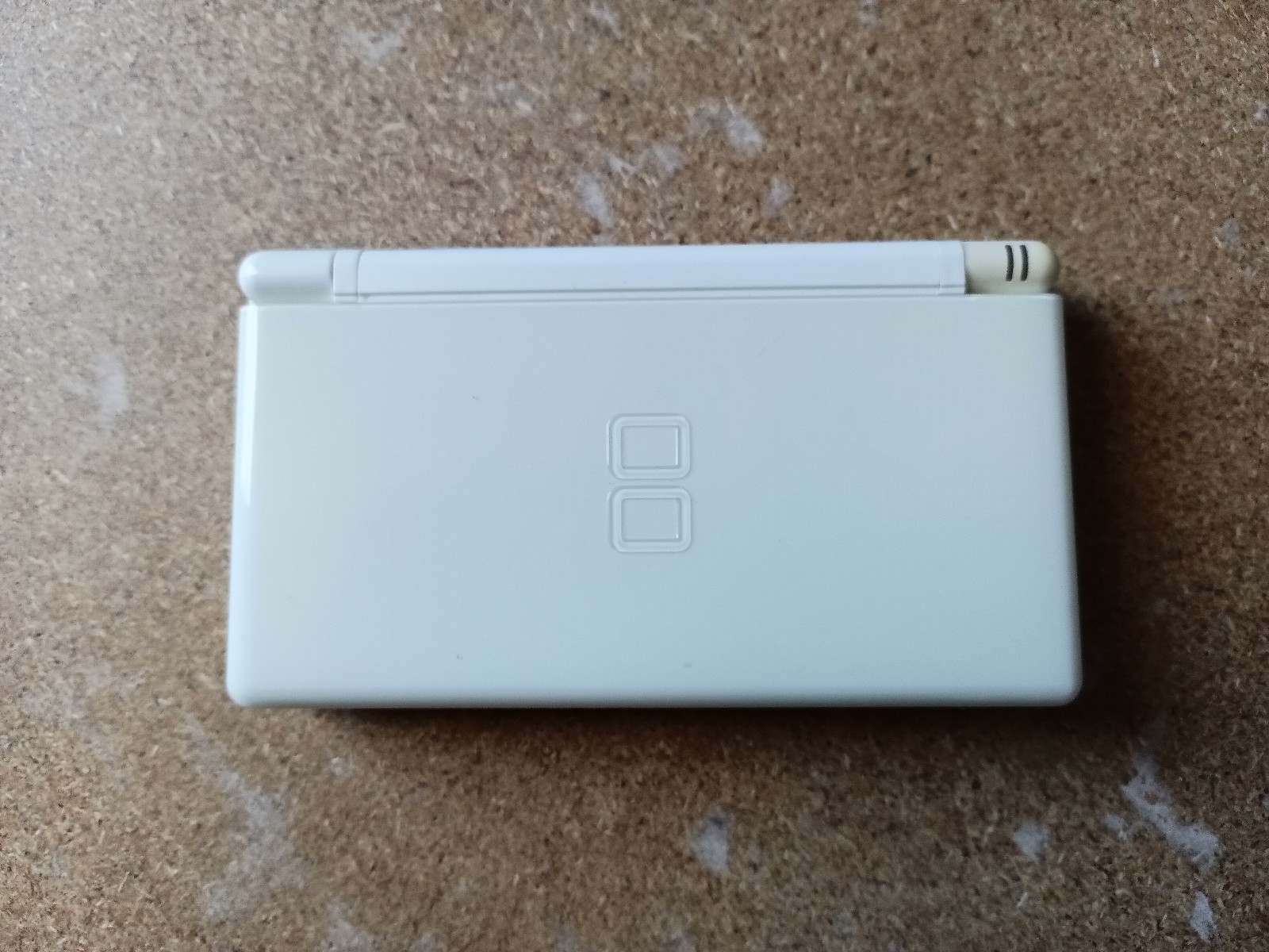 Nintendo DS Lite Handheld System White – 2 DS Games 1 GBA Game