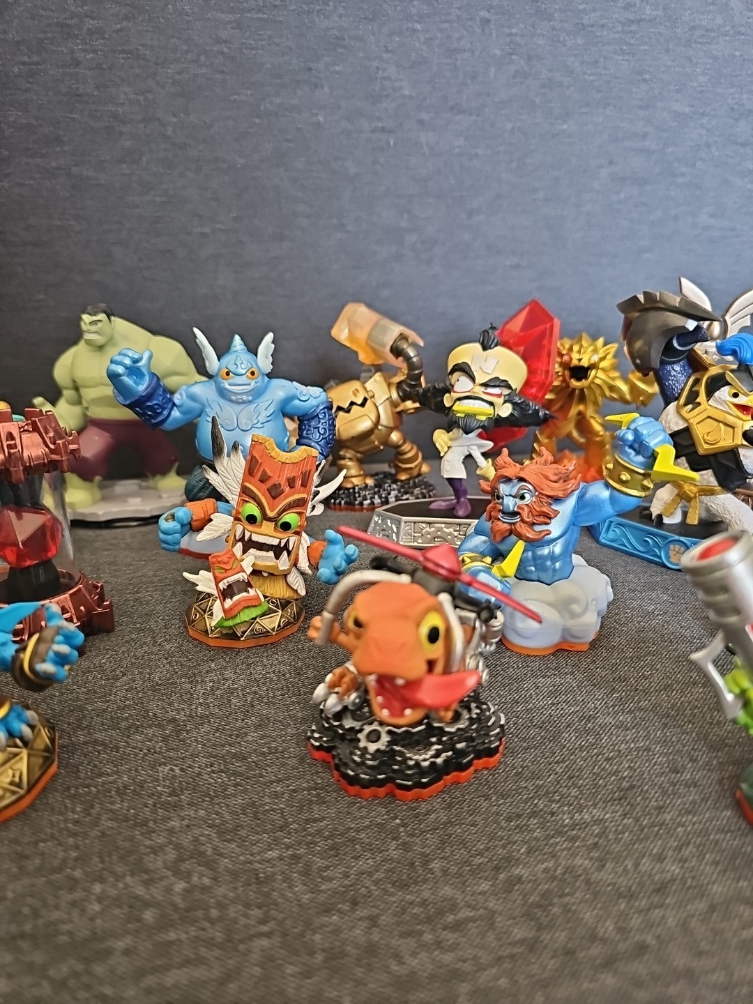 Lot Of 28 Activision Skylanders Trap Marvel Bandicoot