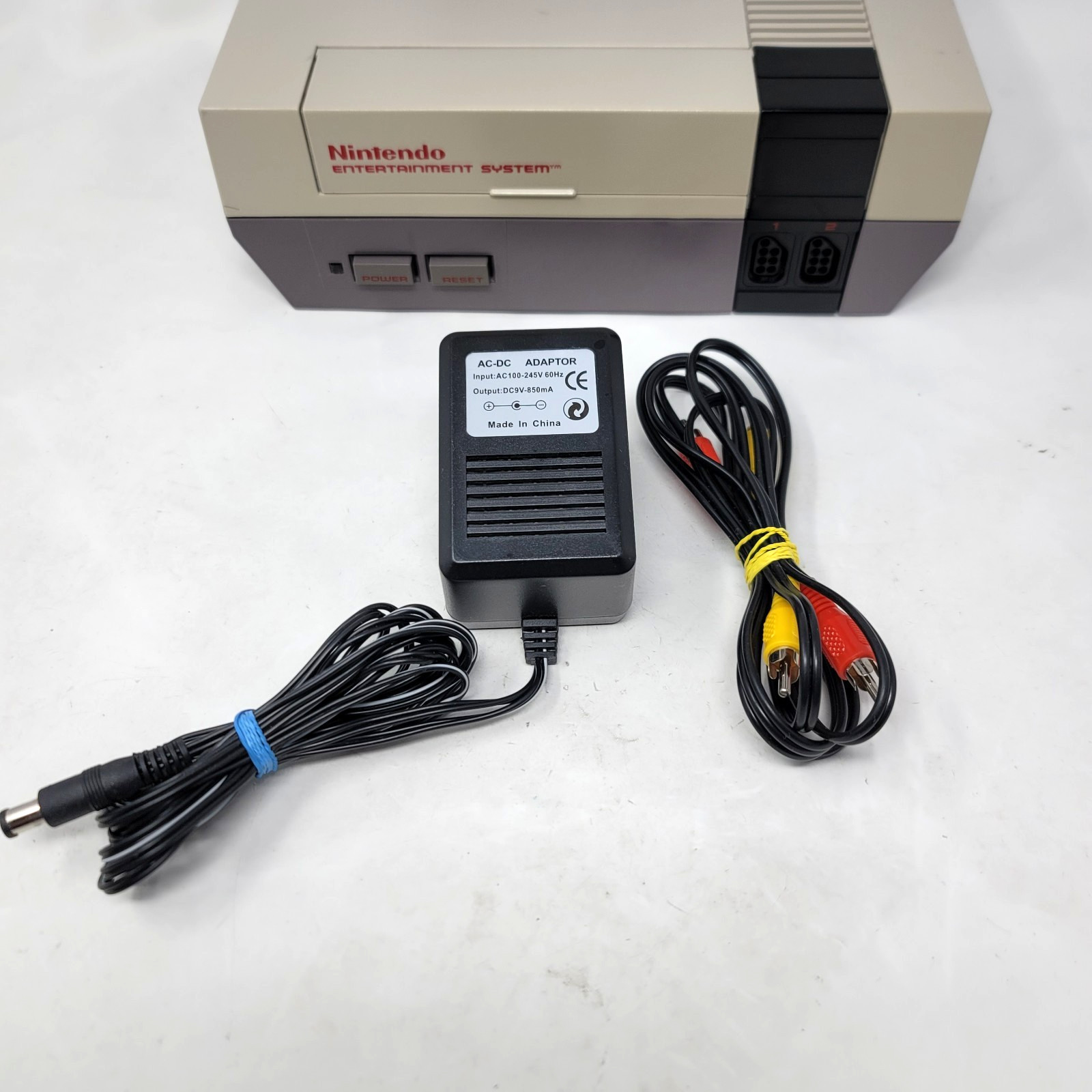 Nintendo NES Console 2 OEM Controllers, Zapper, Mario/Duck Hunt NEW 72 PIN
