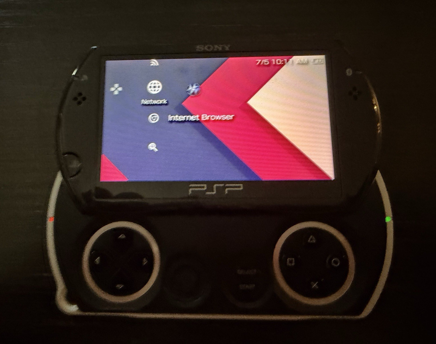 Sony PSP Go Black Handheld Console 16GB Wi-Fi NTSC-U/C (US/CA) PSP-N1001