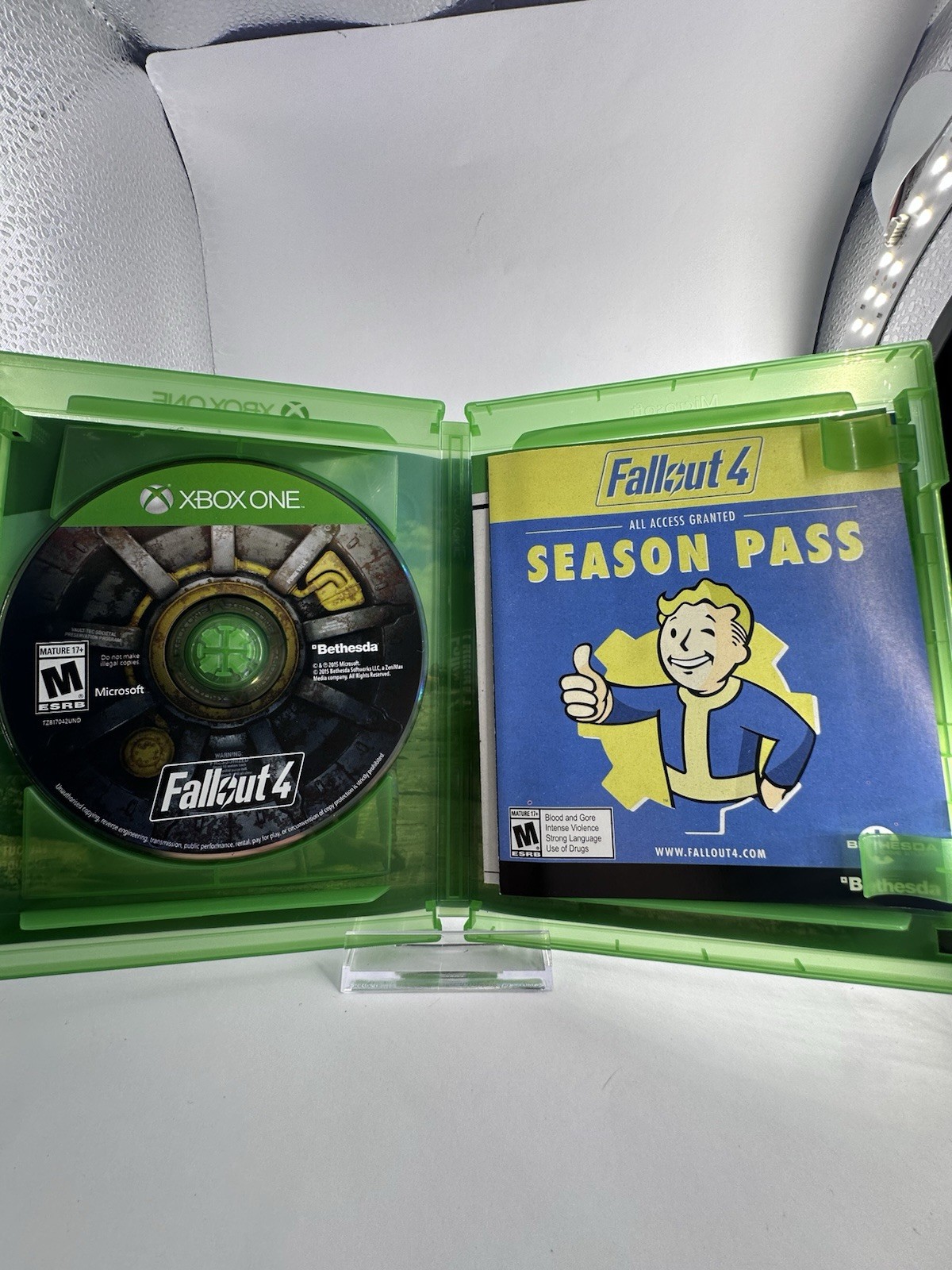 Fallout 4 Microsoft Xbox One Bethesda – Complete w/ Manual & Map CIB