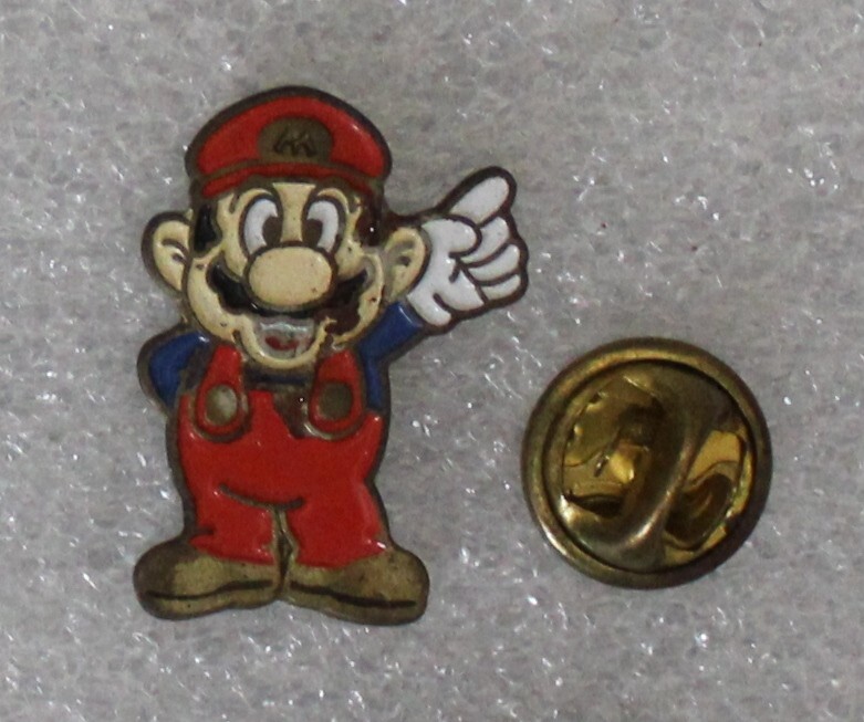 1993 MARIO BROS Lapel Pin 1″ x 1.1″ (2.5 x 1.75 cm) Bimbo Spain Promo Nintendo