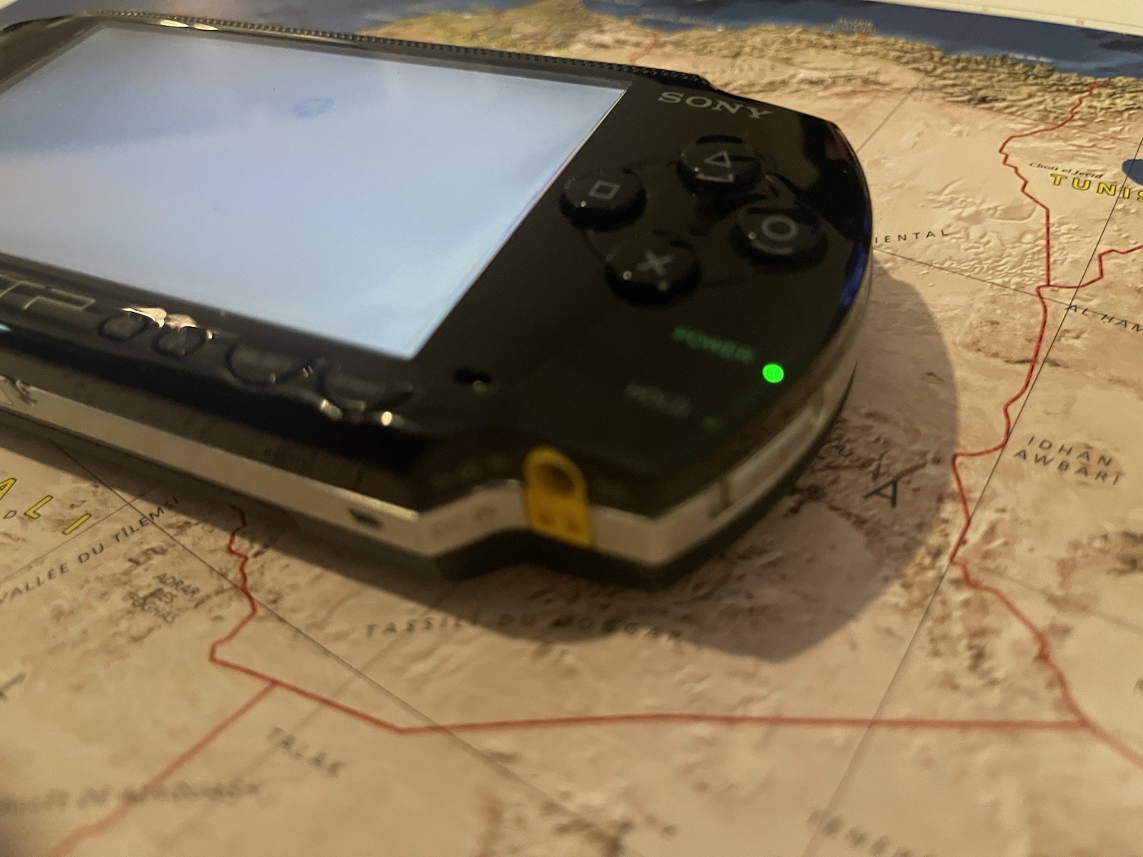 Sony PSP-1000 Playstation Portable Console Piano Black Charging Cord + Battery