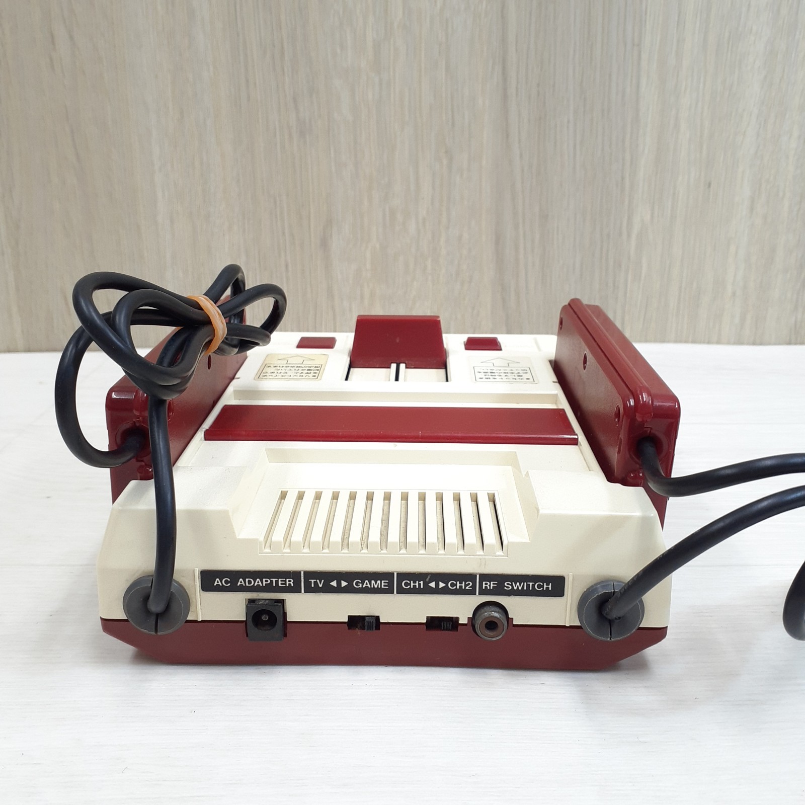 Japanese Famicom NES Console in Box CIB with Super Mario Bros HVC-001 Nintendo