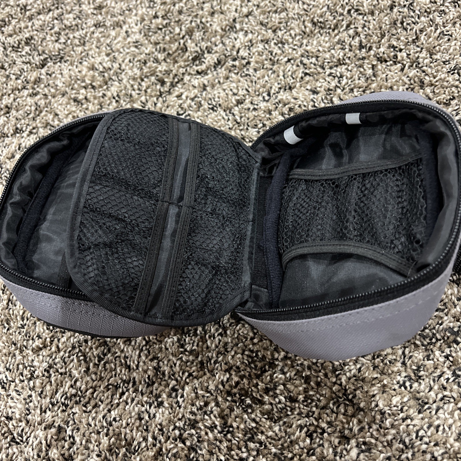 Mad Catz Carrying Case for Nintendo Gameboy Travel Bag for handheld and games