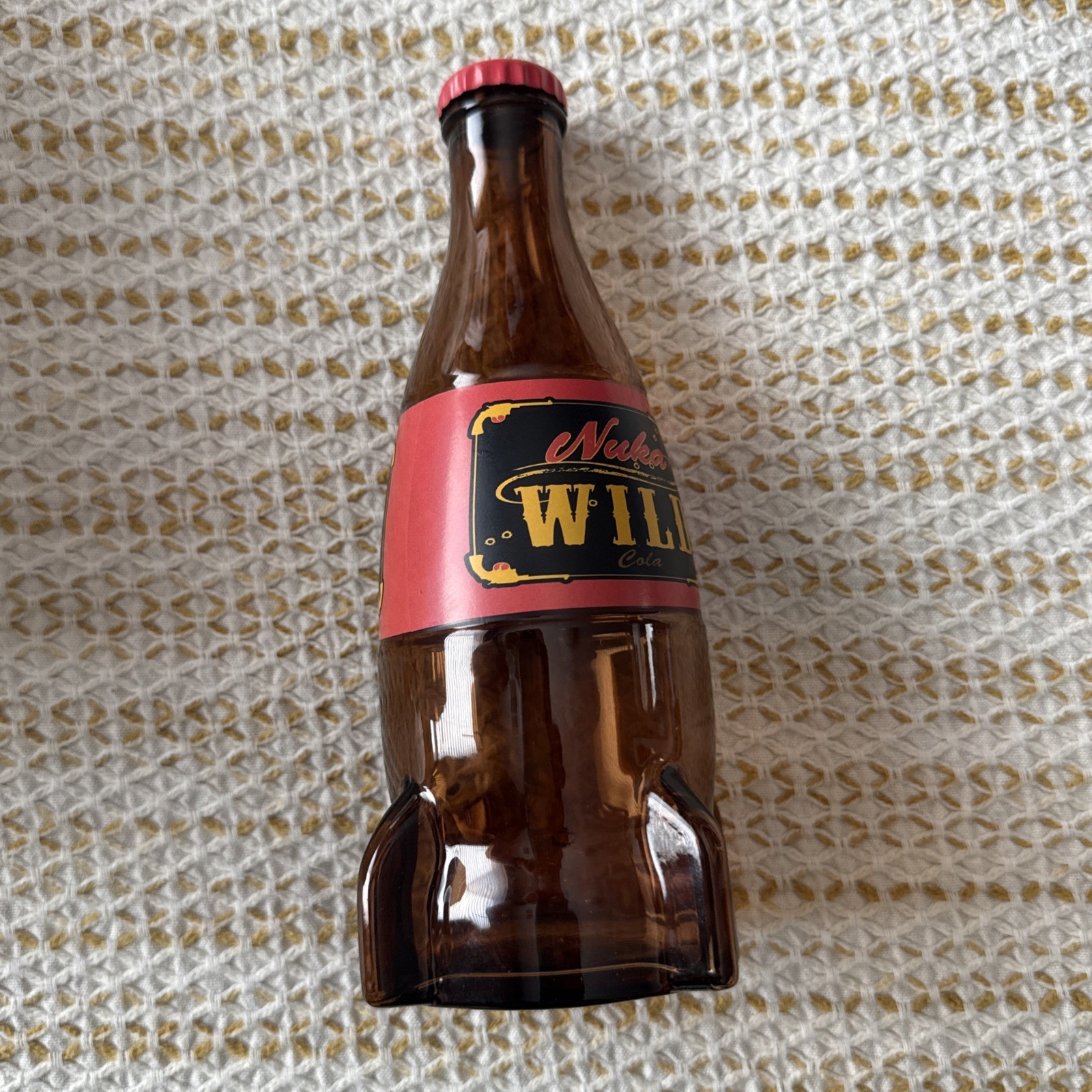 Fallout Authentic Nuka Cola Wild Collectibles Glass Bottle & 10 Caps !