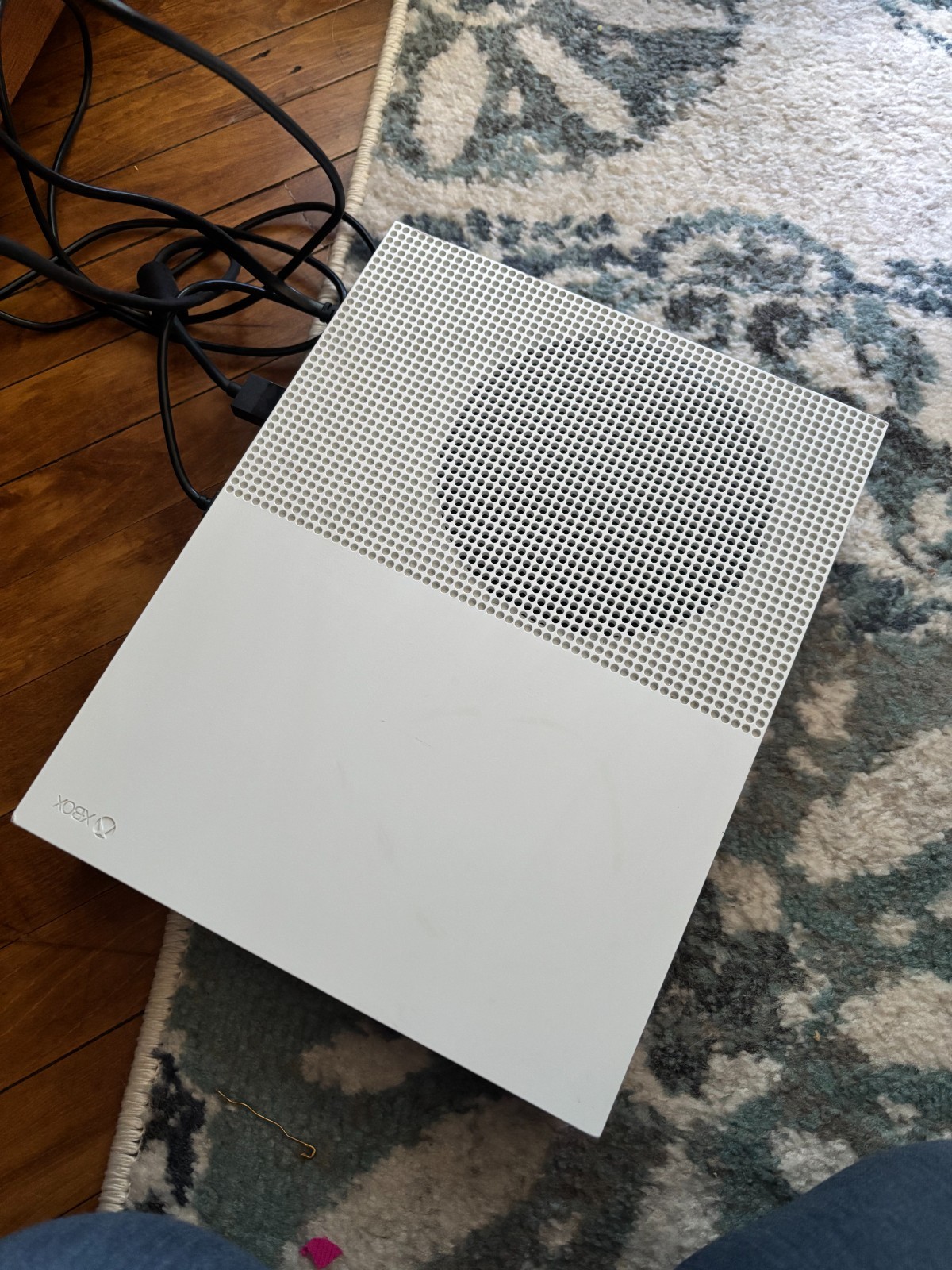 Xbox One S 1TB Console – White (XBS1TB) – USED – 2 controllers included!!!!