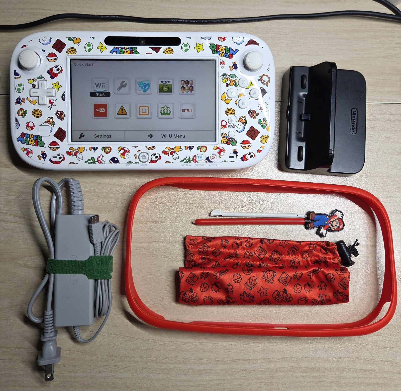 Wii U Game Pad WUP-010(USA) Charger & Stand with Stylus Tested Working Very Good