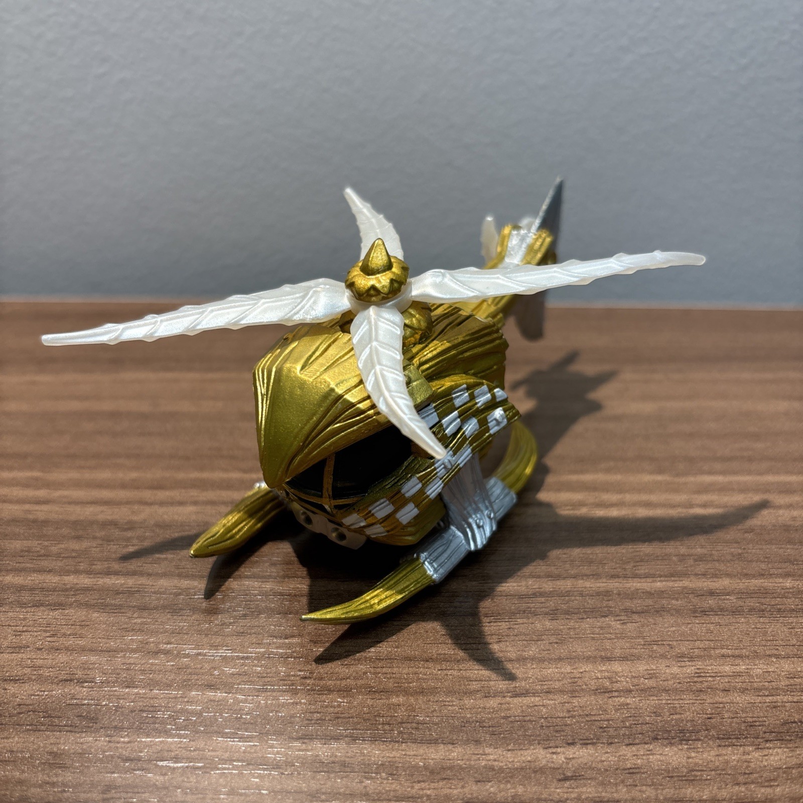 Activision Skylanders Superchargers Nitro Stealth Stinger Gold Exclusive Figure