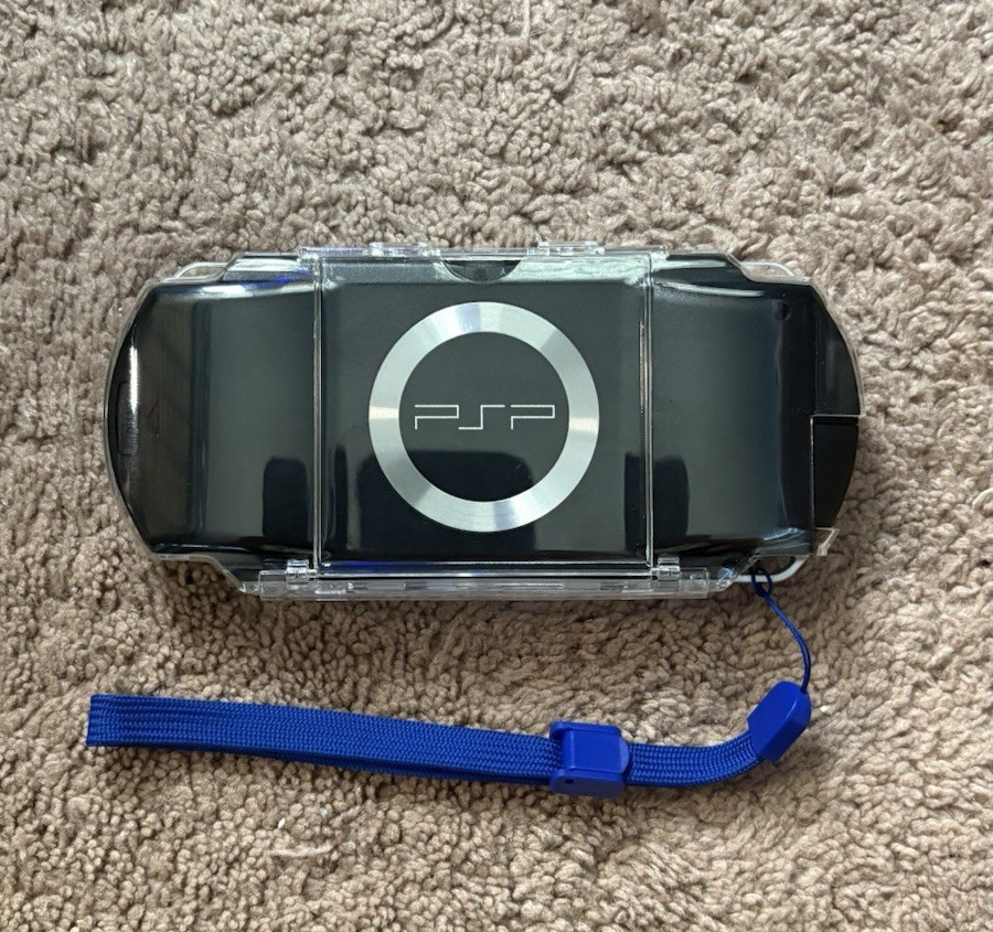 Sony Playstation Portable PSP 1001 Bundle (READ DESCRIPTION)