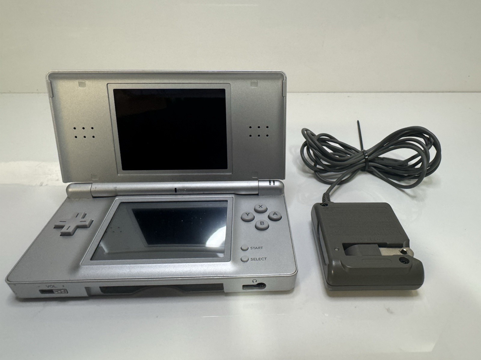 Nintendo DS Lite System Portable Gaming Console – Silver CLEAN