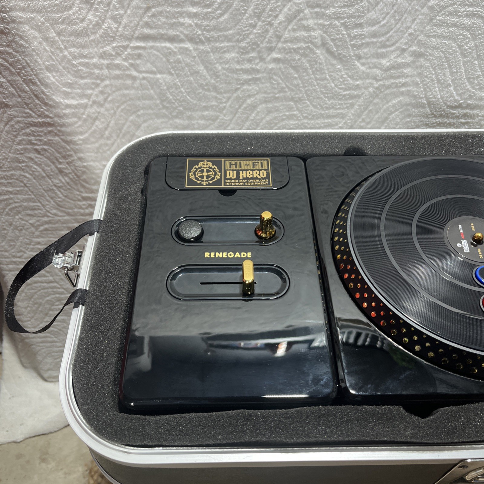 DJ Hero Renegade Edition Playstation 2 & 3 DJ Jay-Z/Eminem Turntable-cd And Case