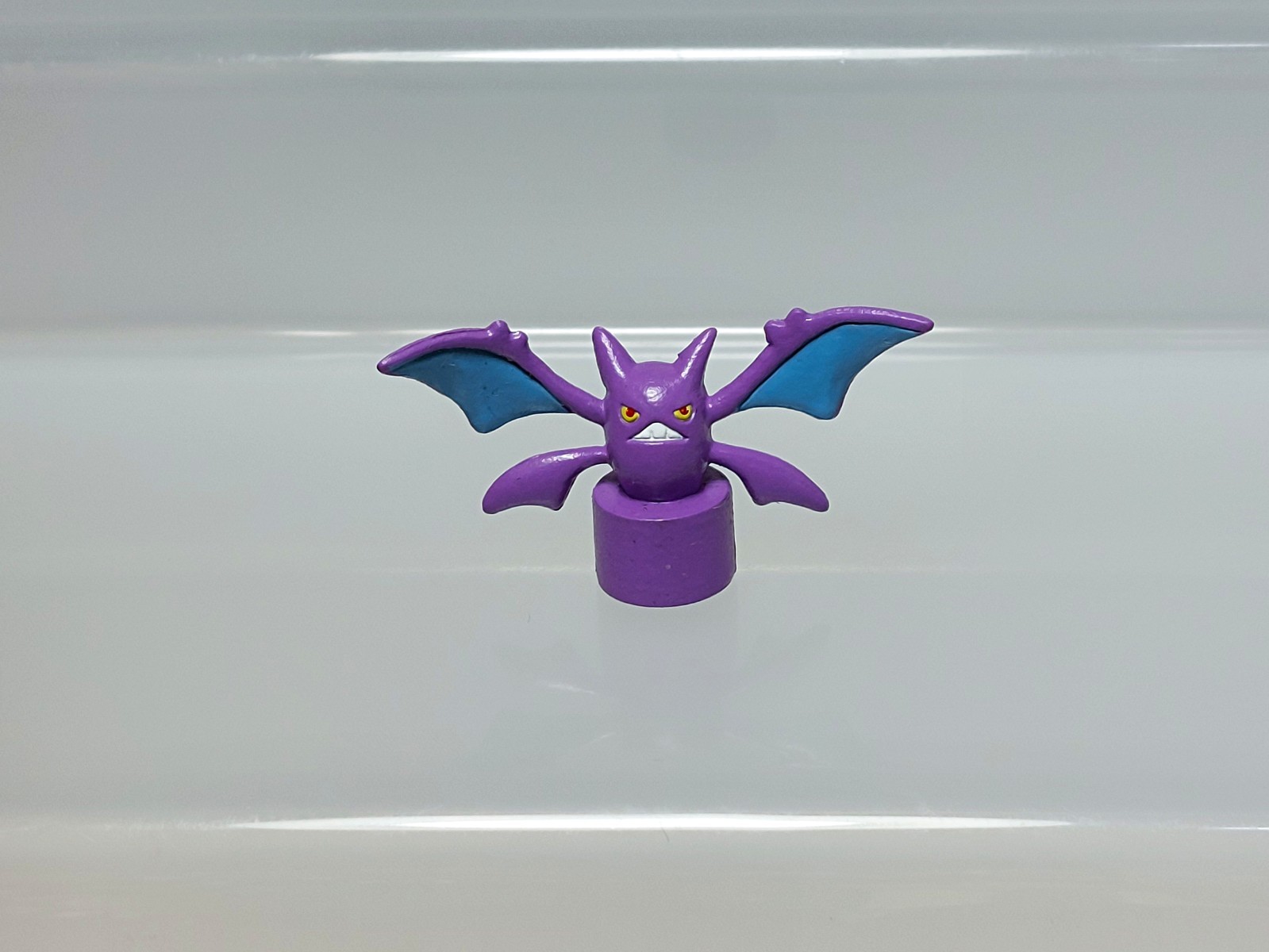 Crobat Pokemon Battle Museum Figure Gashapon Bandai 2000 Japan W04 0.8in