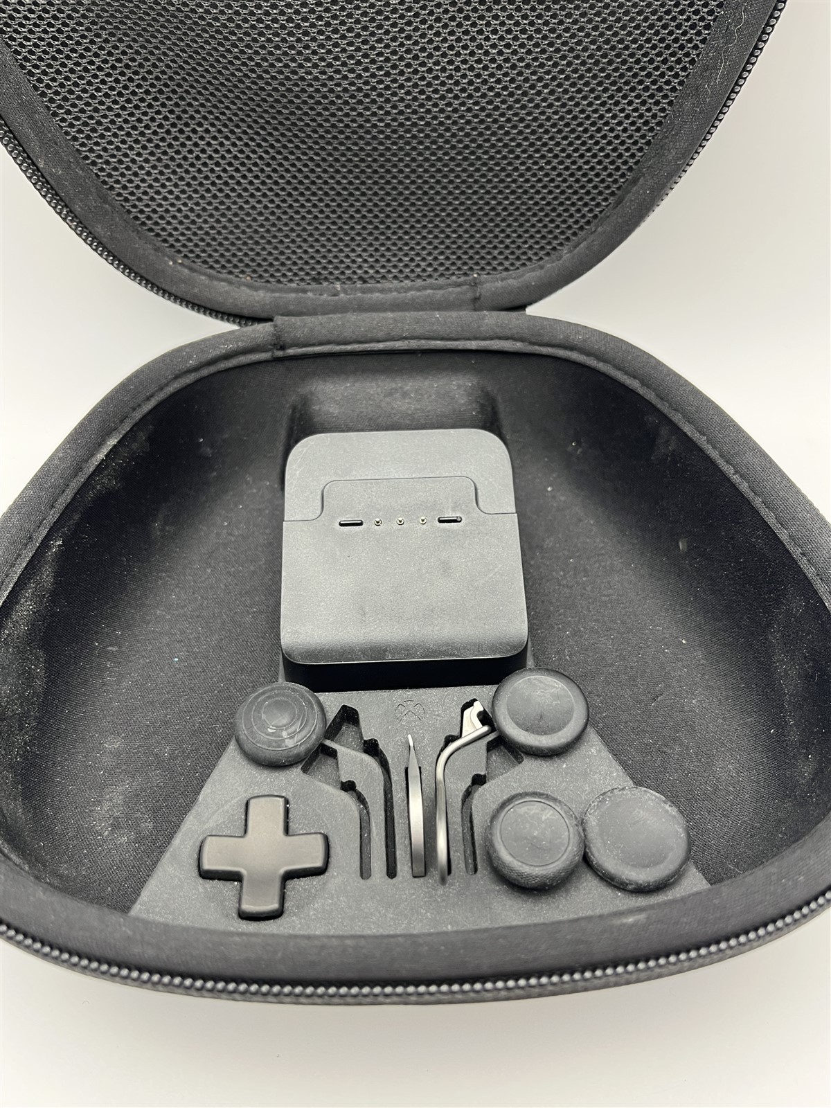 Microsoft Xbox One Elite Series 2 Controller Case w/ INTERCHANGEABLE PARTS