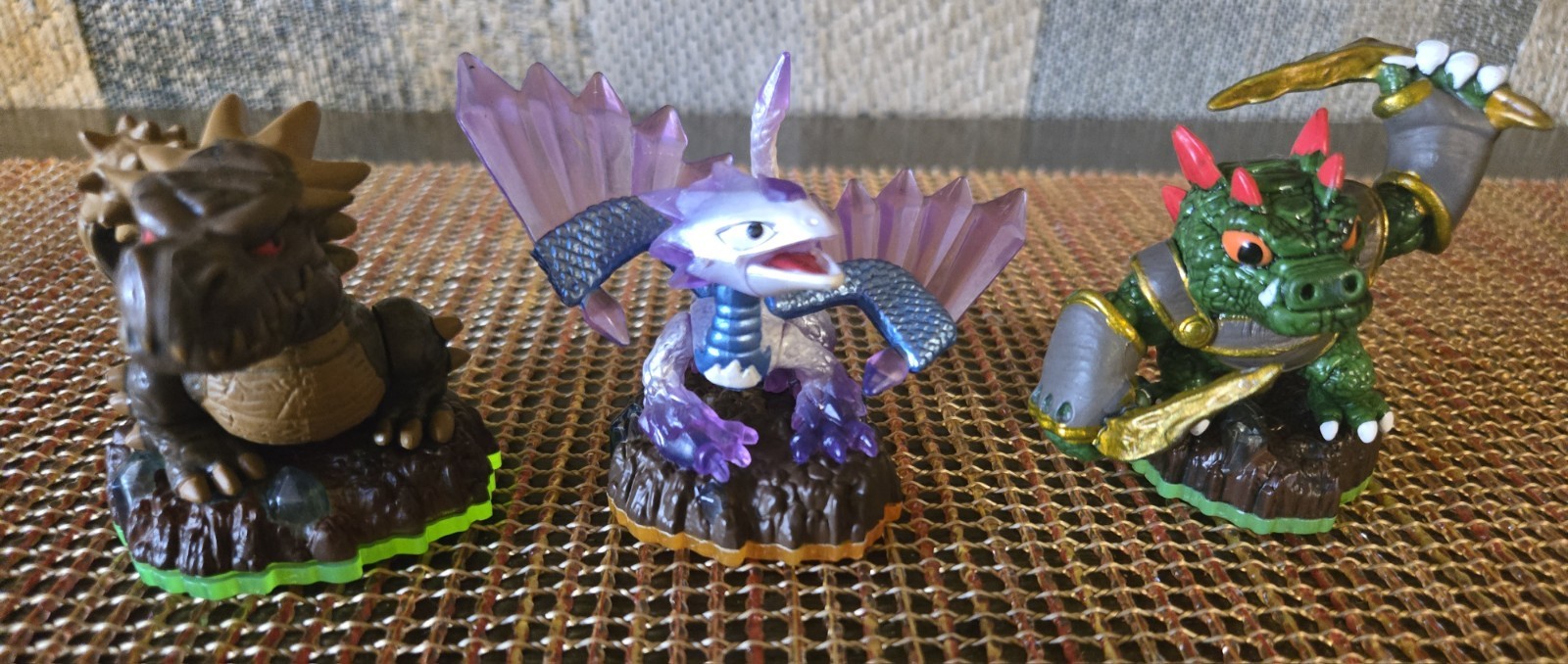 Skylanders Earth Element + Fire Supercharger Figures Lot Of 7 Fist Bump Spitfire