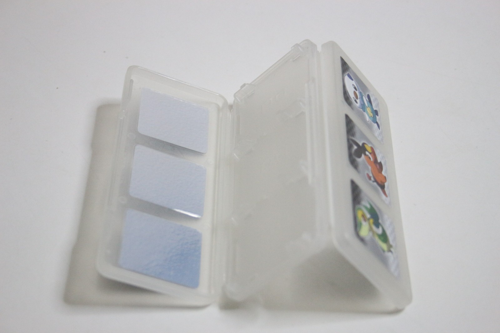 Pokemon Black and White Game Cartridge Case for Nintendo DS Reshiram | Zekrom