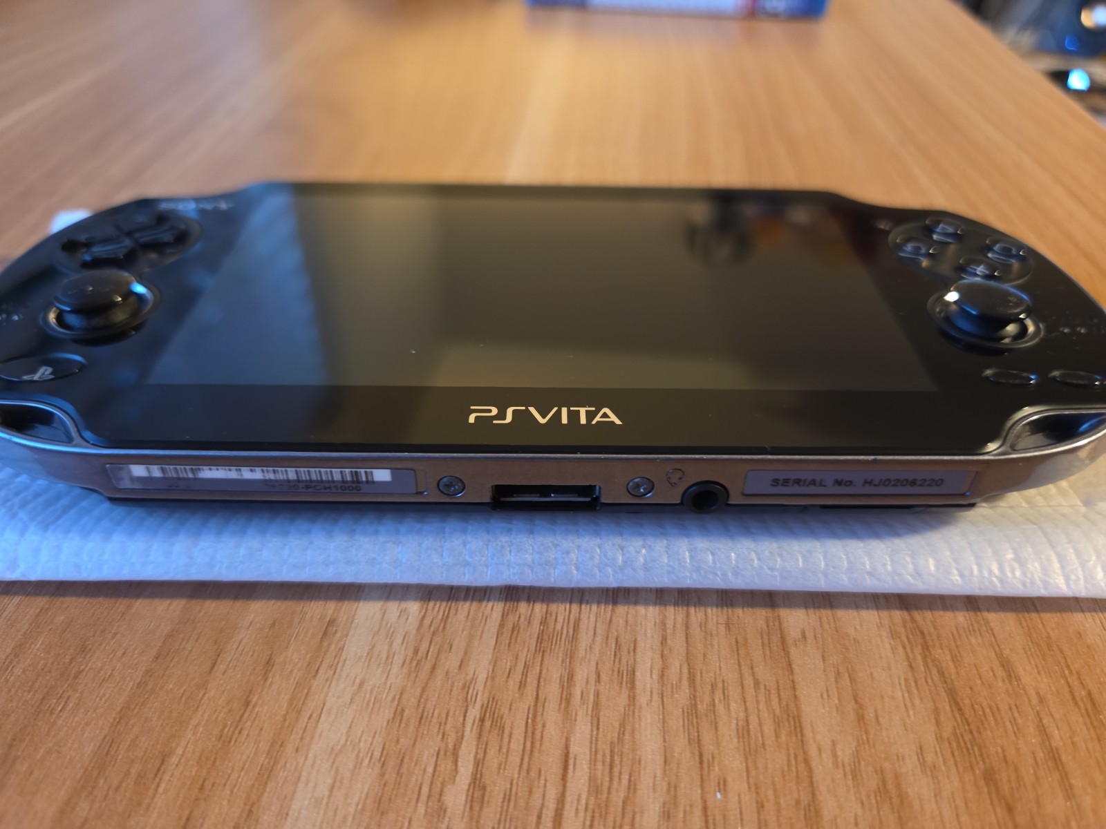 Sony Ps Vita PCH-1000 black Crystal Model Console & Charger CIB TESTED