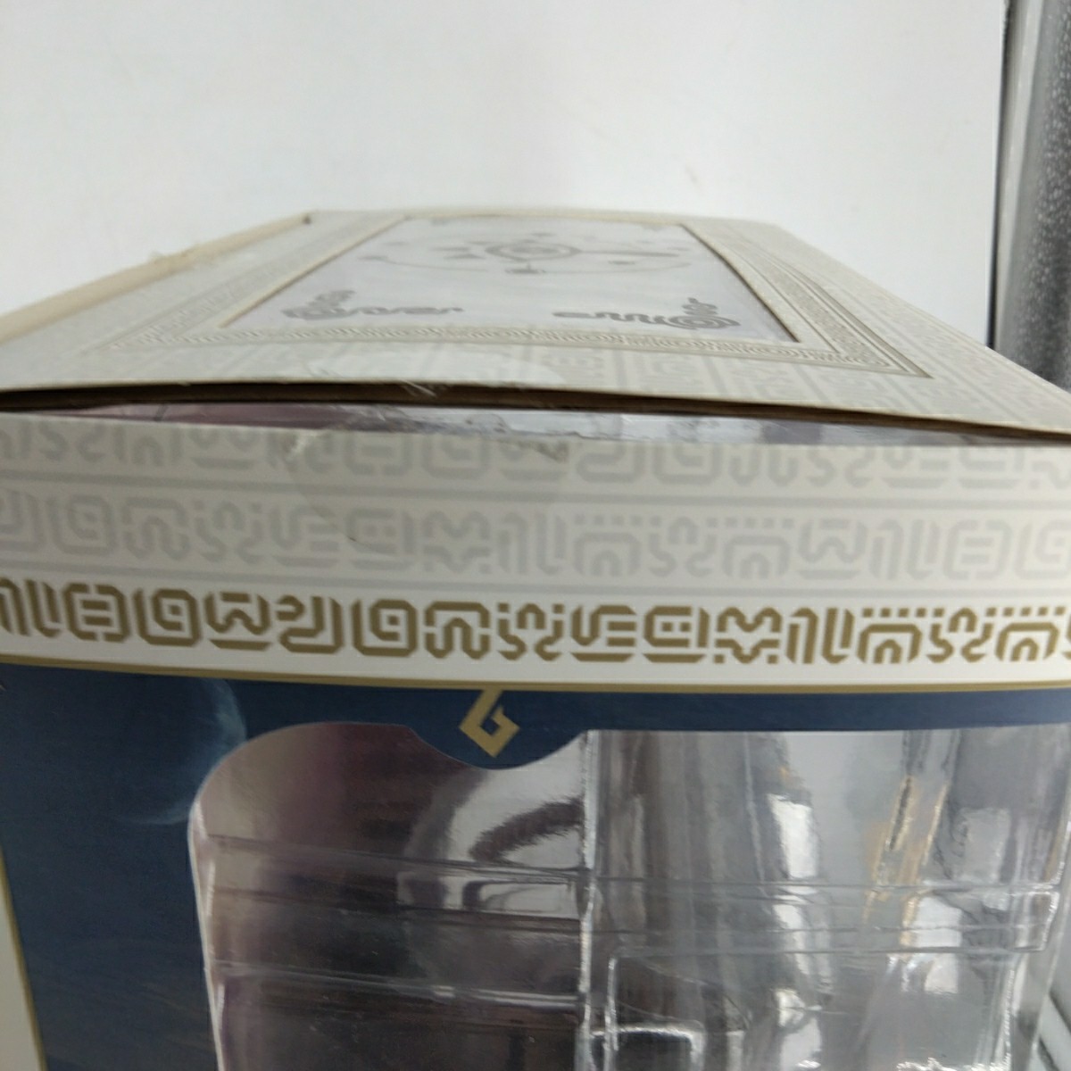 The Legend of Zelda Breath of the Wild HYLIAN SHIELD Statue Open Box