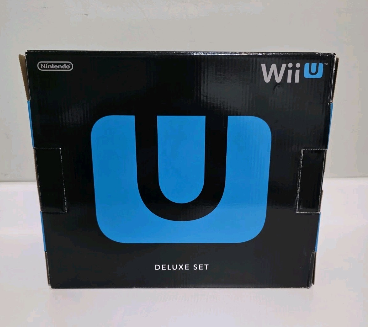 Nintendo Wii U Deluxe Set 32GB Black Console w/ GamePad, Cables, Box, Manuals