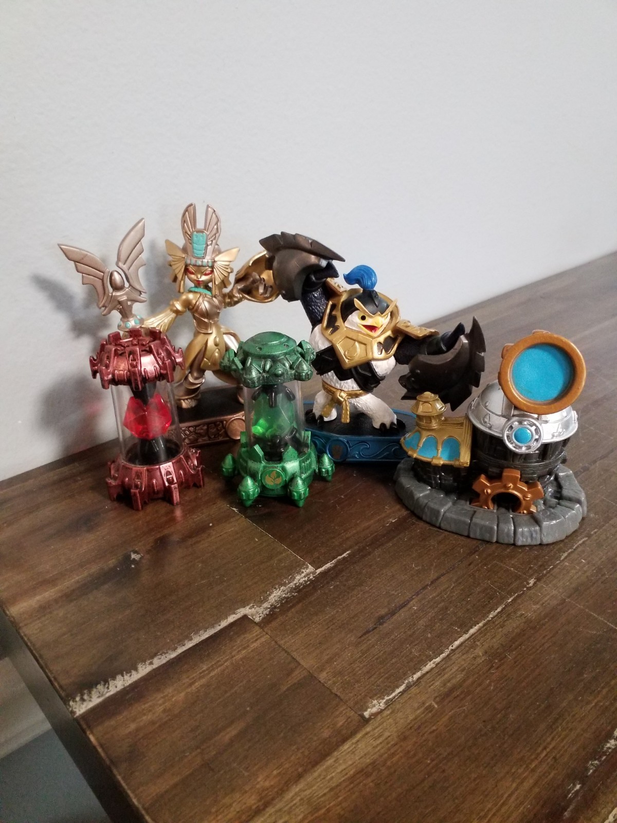 Skylanders Imaginators Lot Of 5: Master King Pen, Golden Queen, Crystals