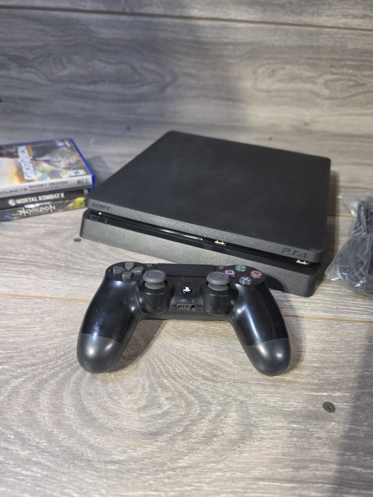 SONY PLAYSTATION 4 PS4 CUH-2215B 1 TB CONSOLE 3 GAME BUNDLE W CONTROLLER & CORD