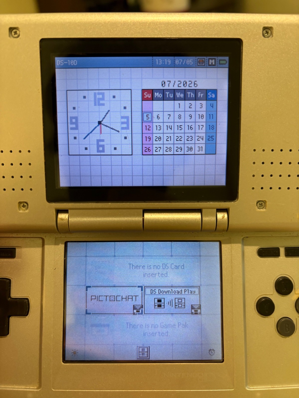 Nintendo DS Silver Handheld System – Good Condition! – TESTED AND WORKING (10D)