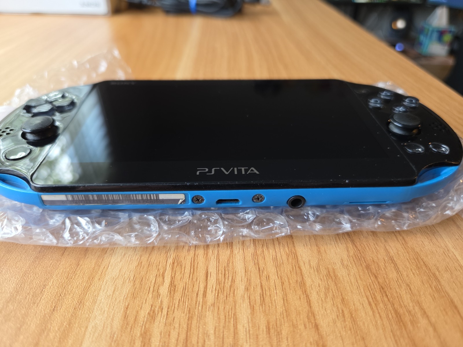 Sony PlayStation Vita Slim PS VITA Pch-2000 Black And Blue Console Boxed