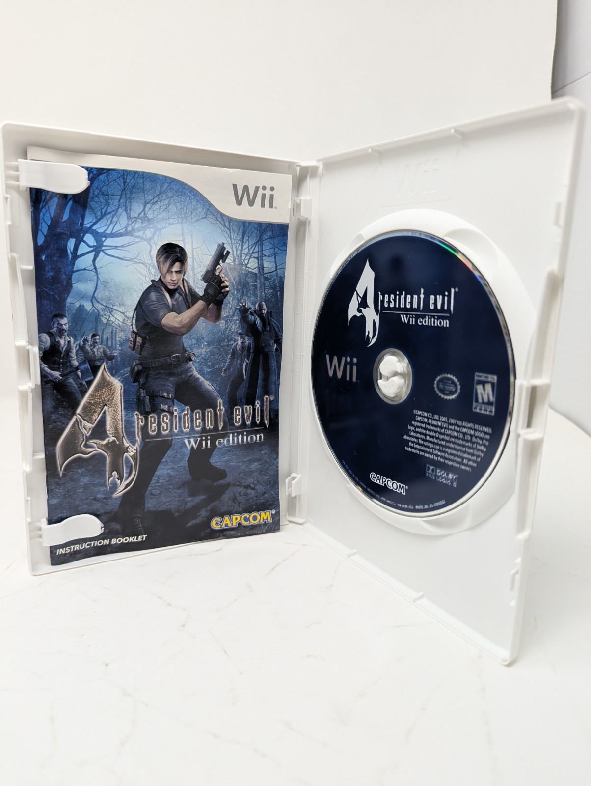 Resident Evil 4 Wii (Nintendo Wii, 2007) Complete w/ Manual Tested
