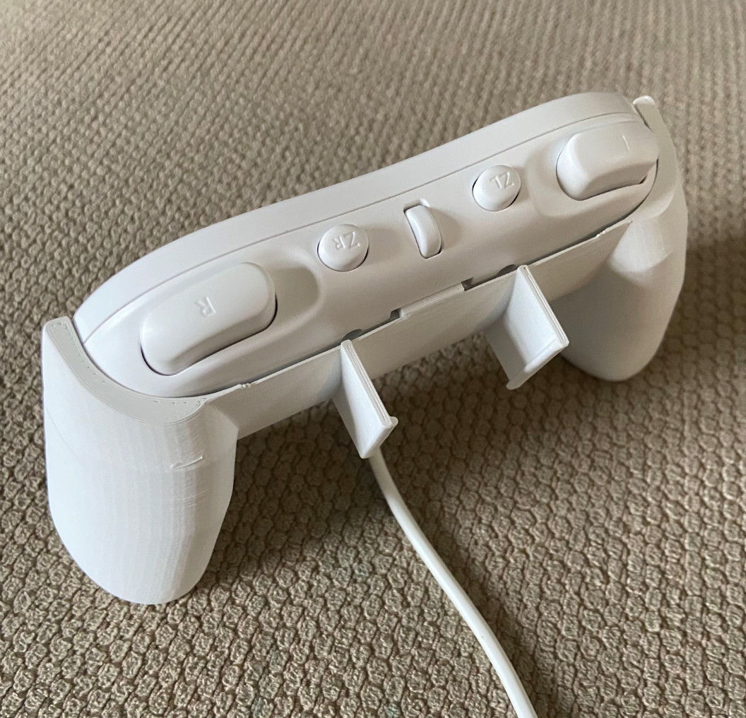 Nintendo Wii Classic Comfort Grip With Wiimote Clip