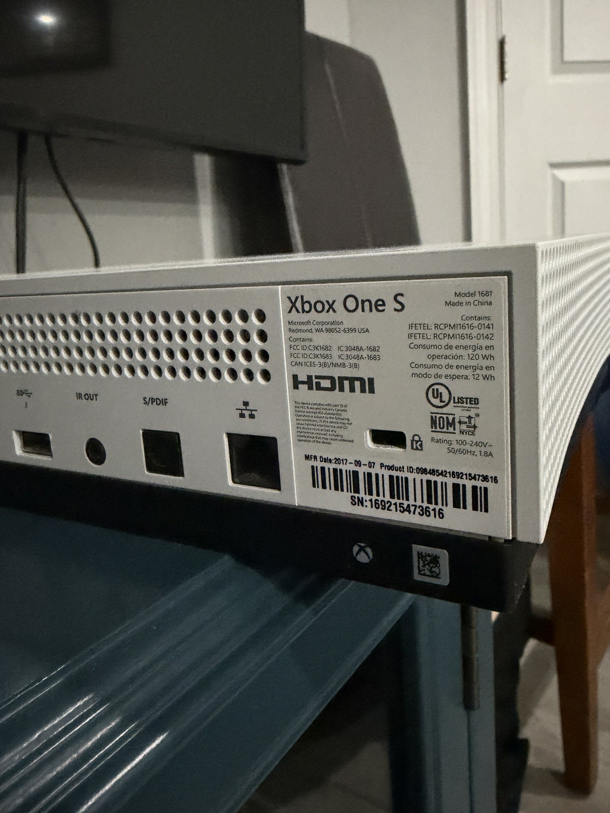 Microsoft Xbox One S 500GB 4K UHD White Console w/ White Controller HDMI Cable