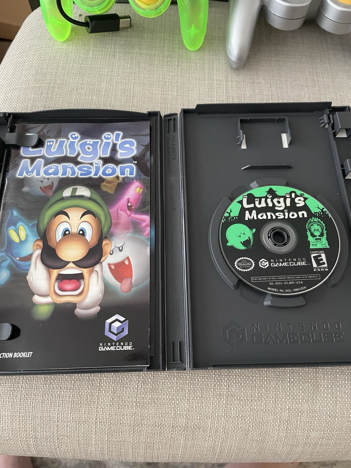 Nintendo GameCube Console Bundle w/ Controllers, Memory Card, Games & Manual