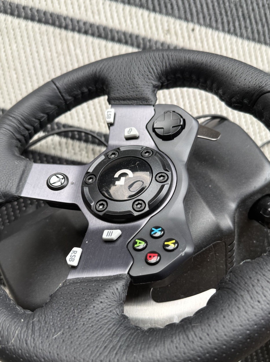 Logitech G923 Racing Wheel TRUEFORCE Gaming Steering Wheel