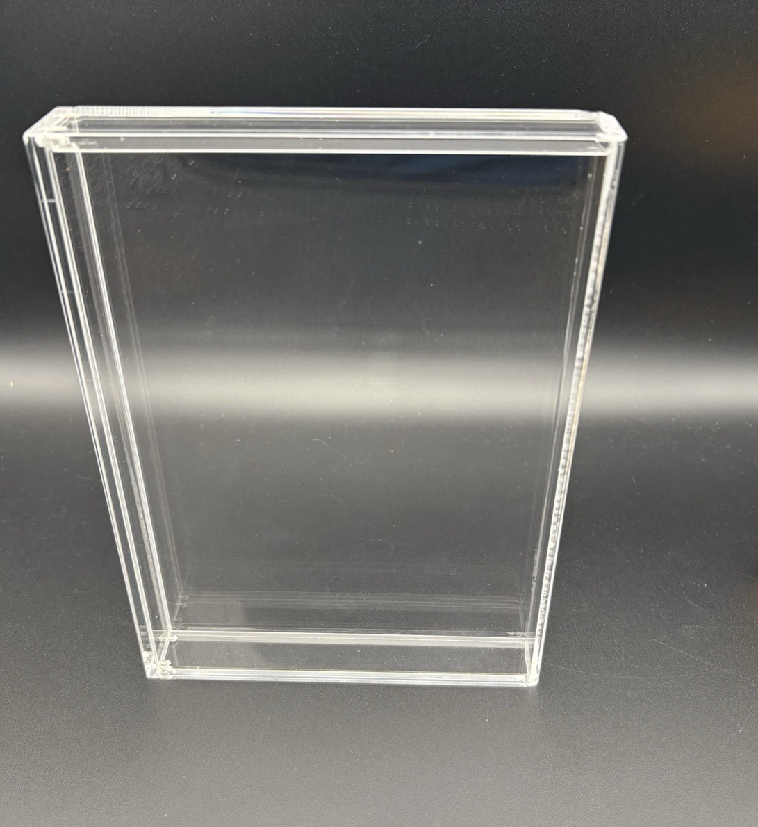 Magnetic-Closing Acrylic Game Display Case: Ps2/Xbox/Wii/DVD/Clear Box