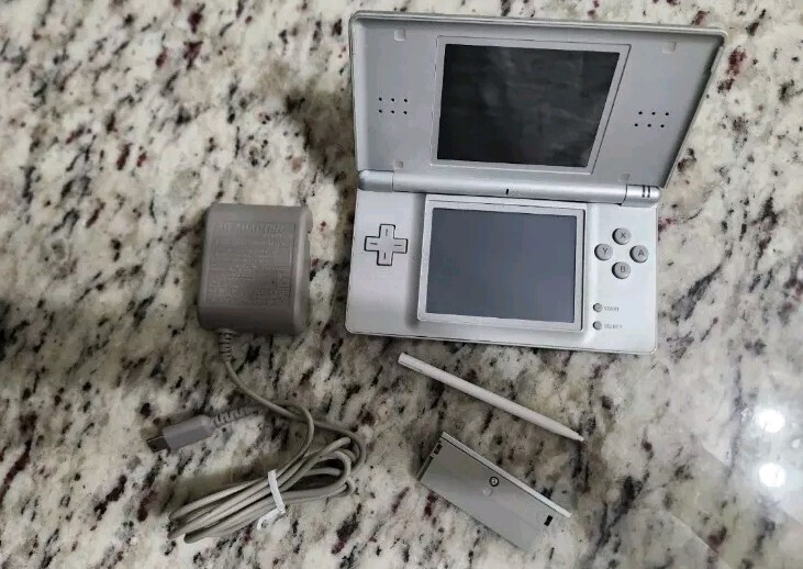 Nintendo DS Lite System Portable Gaming Console – Silver/white
