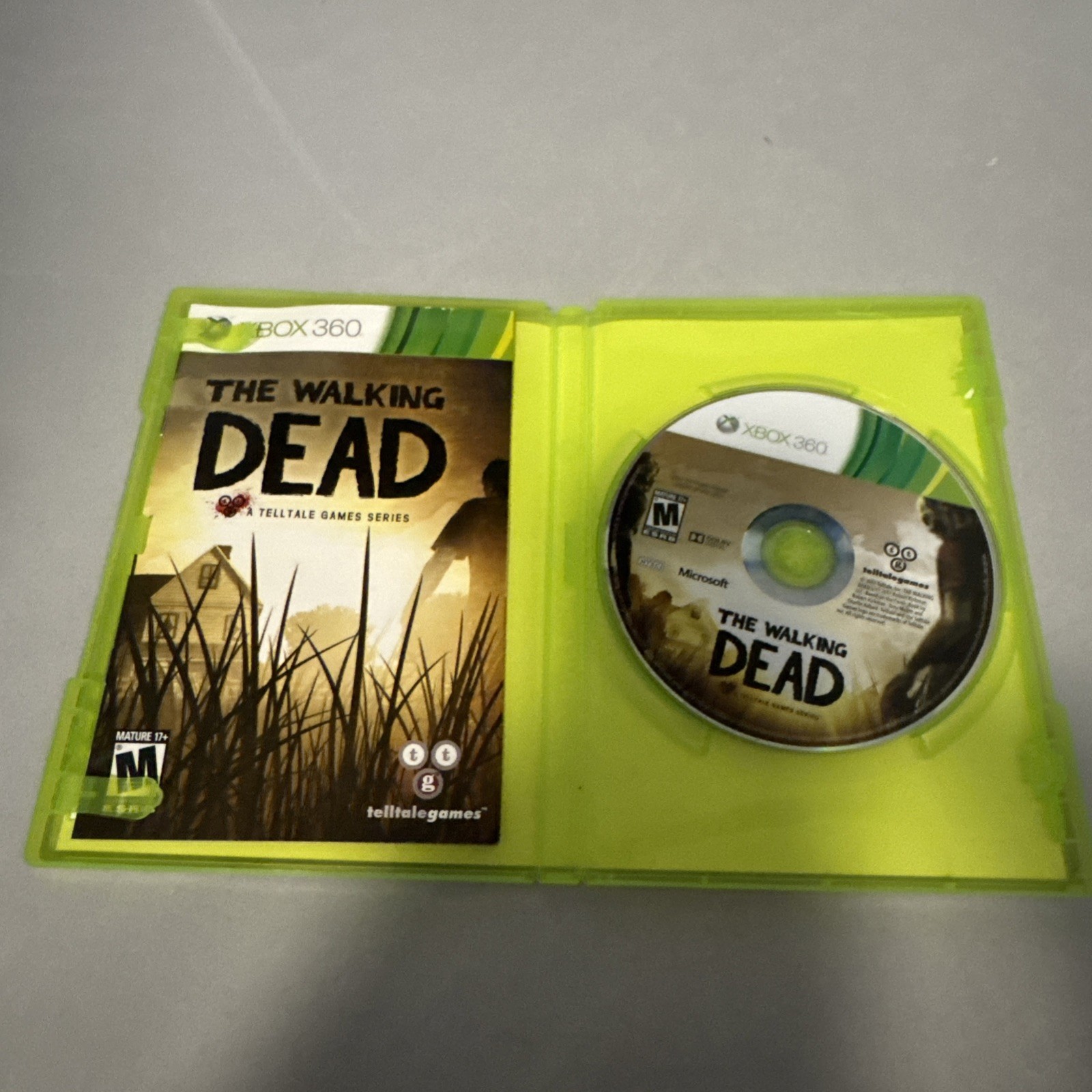The Walking Dead (Xbox 360) CIB COMPLETE- Tested