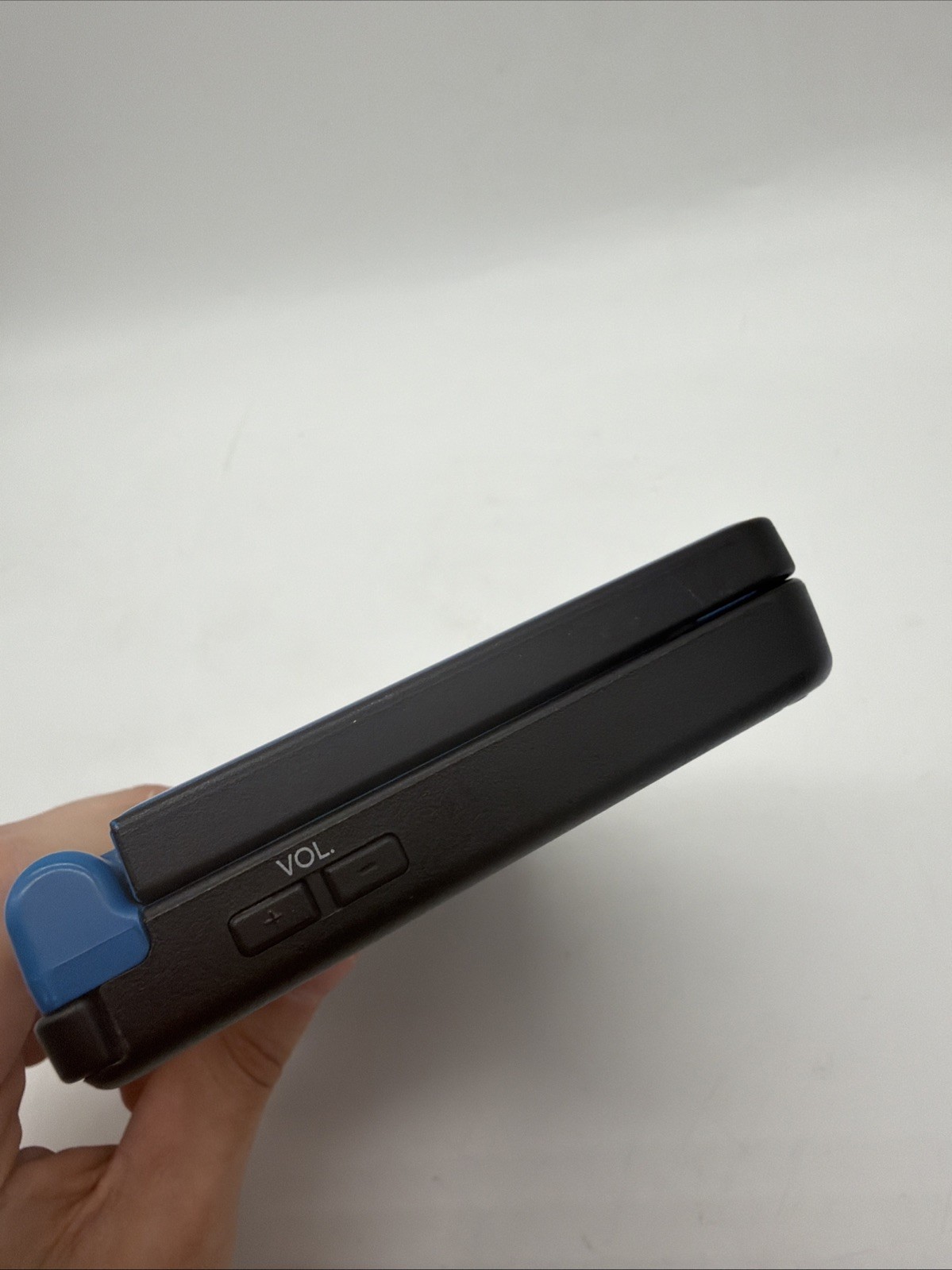 Nintendo DSi XL Handheld System – Midnight Blue