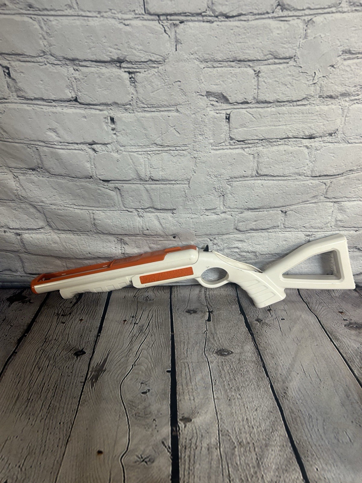 Nintendo Wii Cabela’s Shooter Game Accessory Shotgun White Orange Gun Zapper