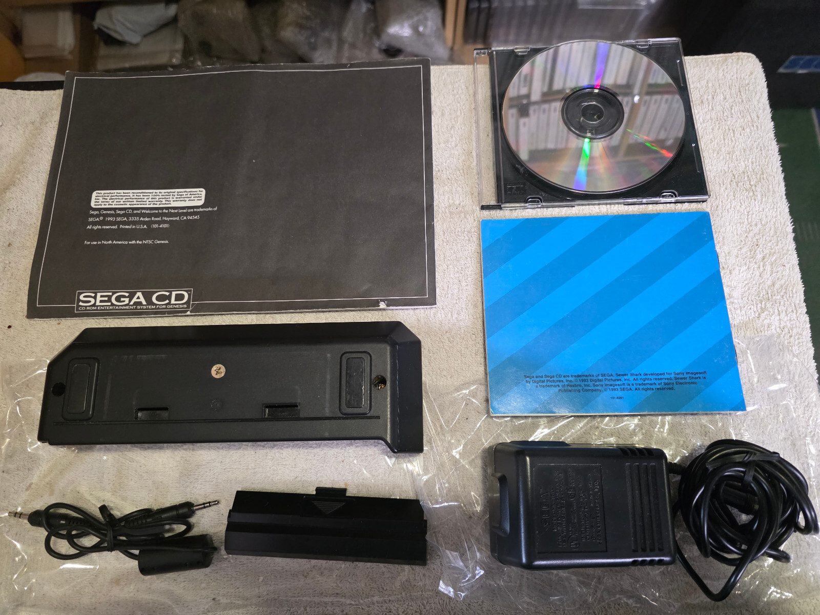 Sega CD Model 2 Console w/Genesis 2 Console w/Sewar Shark-CIB PLUS! VGC! TESTED!