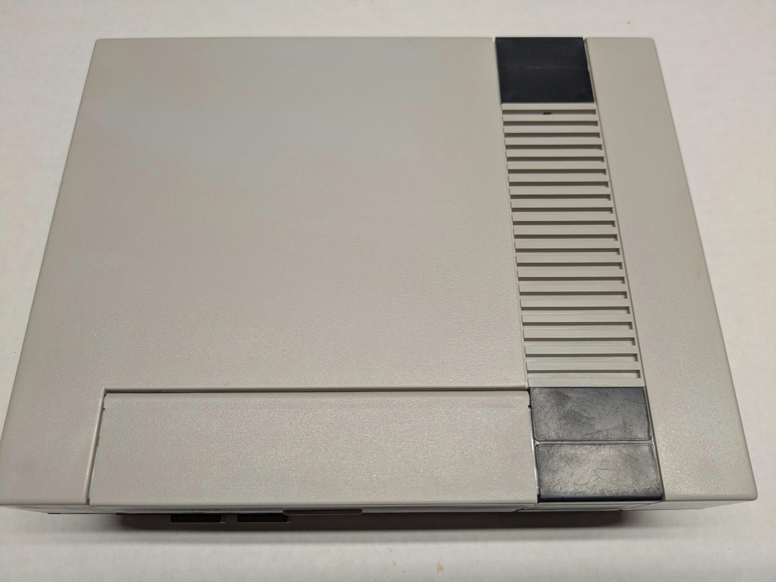 Nintendo NES Console. New Caps, Regulator, & OEM 72 Pin **Guaranteed** Yellowed