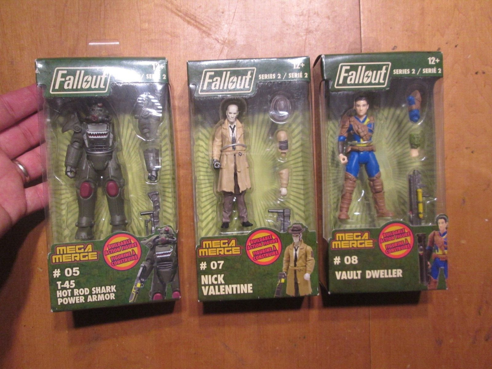 Fallout VAULT DWELLER NICK VALENTINE T-45 HOT ROD SHARK SET SERIES 2 MEGA MERGE