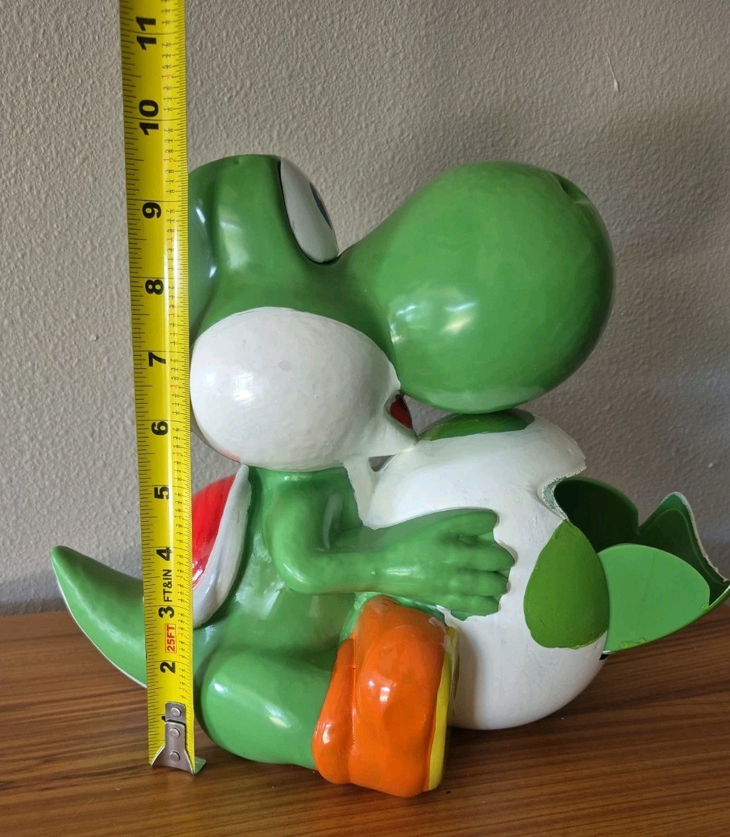 Replica Yoshi Egg Popcorn Bucket – Super Mario Fan Art Display Figure / Prop